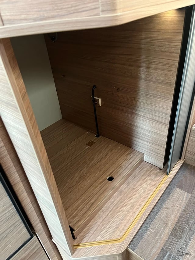 Weinsberg Cara Compact 600 MEG Edition Pepper | Top Ausstattung:  Markise, Navigation, Rückfahrkamera, SAT-TV uvm.  