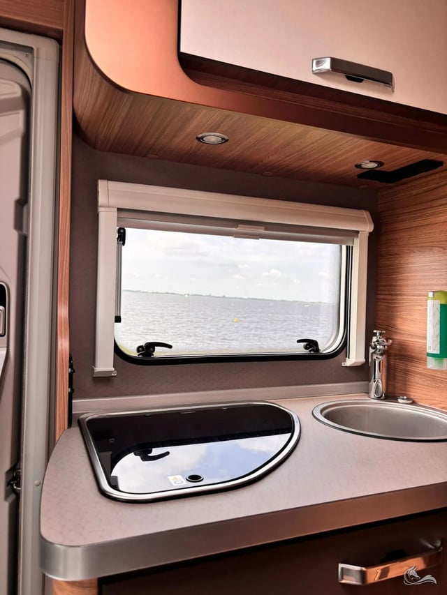 Weinsberg Cara Compact 600 MEG Edition Pepper | Top Ausstattung:  Markise, Navigation, Rückfahrkamera, SAT-TV uvm.  