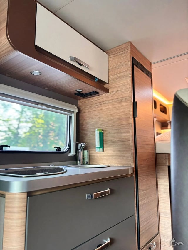 Weinsberg Cara Compact 600 MEG Edition Pepper | Top Ausstattung:  Markise, Navigation, Rückfahrkamera, SAT-TV uvm.  