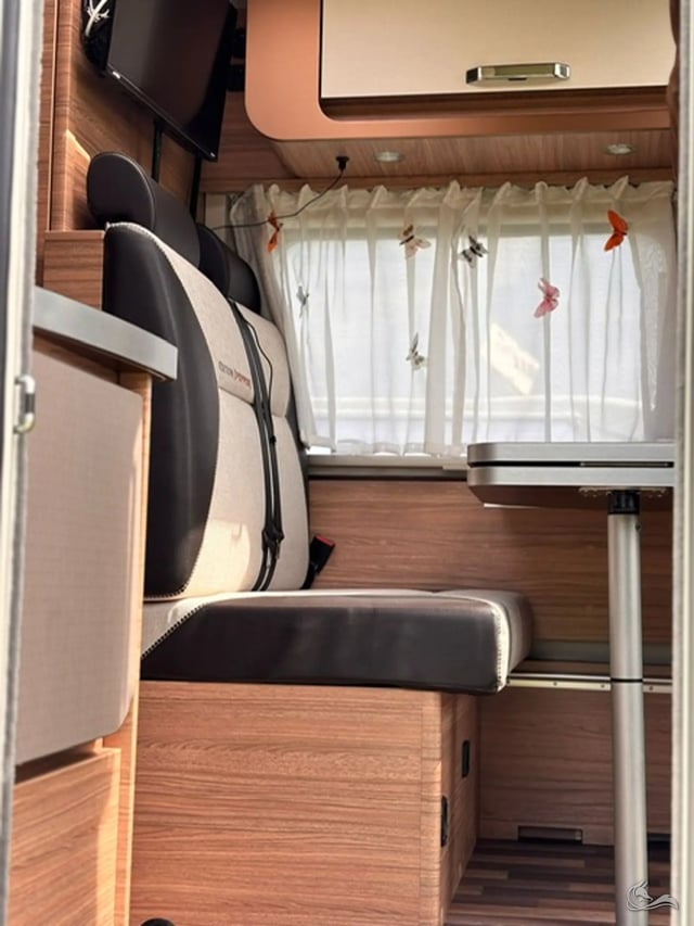 Weinsberg Cara Compact 600 MEG Edition Pepper | Top Ausstattung:  Markise, Navigation, Rückfahrkamera, SAT-TV uvm.  