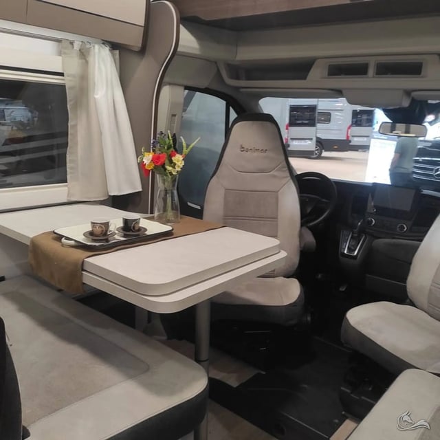 Benimar Sport 363 für 5 Personen mit Einzelbetten,  Solar, Autark, TV, All-Inklusive