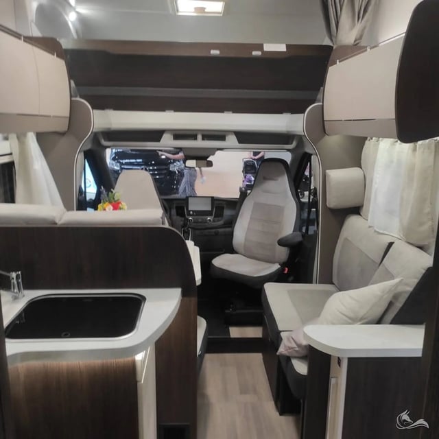 Benimar Sport 363 für 5 Personen mit Einzelbetten,  Solar, Autark, TV, All-Inklusive