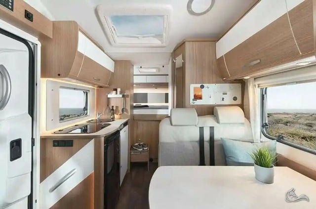 Alkoven Carado 132 für 4 Personen mit TV/SAT