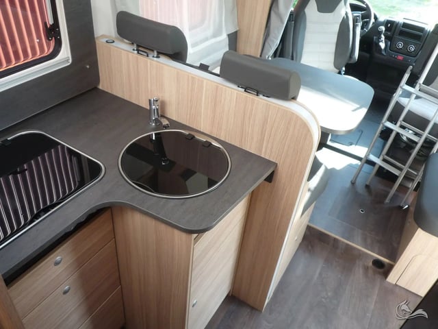 Sunlight T 68 Adventure Modell 26 mit Einzelbetten +Hubbett
