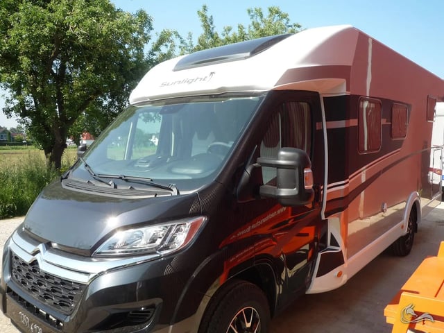 Sunlight T 68 Adventure Modell 26 mit Einzelbetten +Hubbett