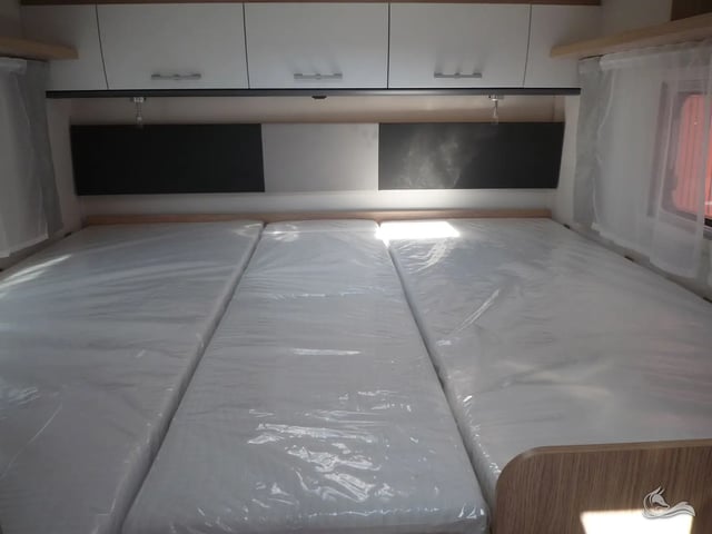Sunlight T 68 Adventure Modell 26 mit Einzelbetten +Hubbett