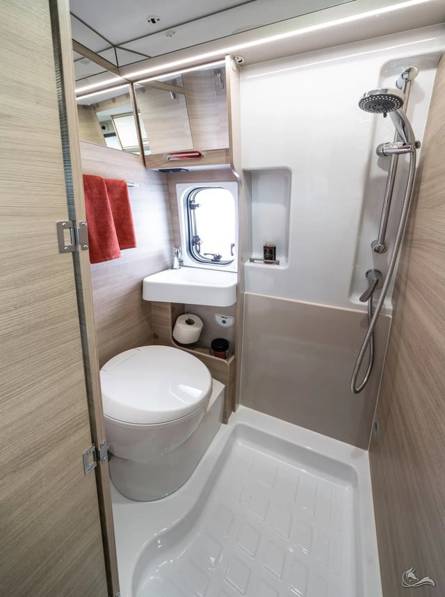 Forster V636 EB -23 Einfach fantastisch für Teamplayer mit Navi,  Markise,  Rückfahrkamera, Dieselheizung