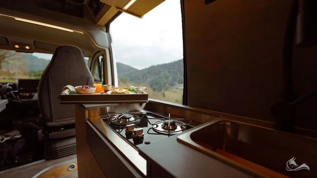CamperFuchs Edition 636 - Automatik, Aufstelldach, innovatives Design, hochwertig verarbeitet mit vielen Extras 