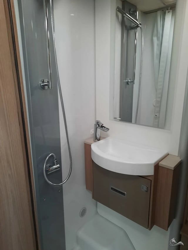 LMC T 668 G  mit Einzelbetten  und Hubbett unter 7m!