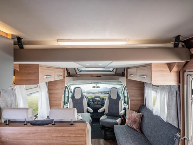 Weinsberg CaraSuite 650 MF -2 | Top Ausstattung:  Automatik, Klimaanlage, Markise, Navigation, Rückfahrkamera, SAT-TV uvm.