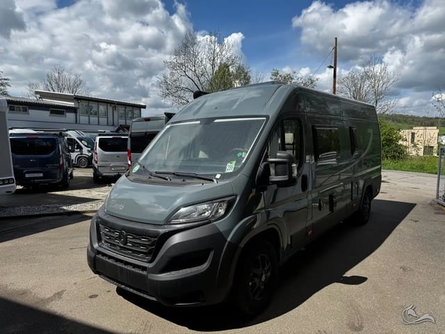 V3 - Van mit Längsbetten (6,36m)