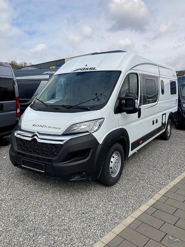 Pössl Roadcruiser mit Einzelbetten, 6,36m mit SAT, Solar, Außendusche, Fahrradträger uvm.