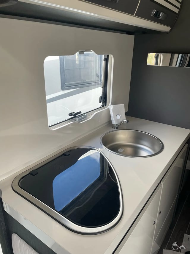 Arielle mit Automatik, Campingset ,viel Staumöglichkeiten uvm.