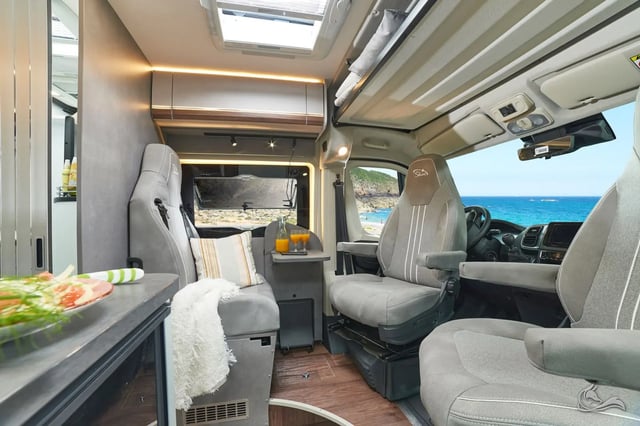Pössl-Shine 600  Summit Shine  LR unter 6m! Automatik