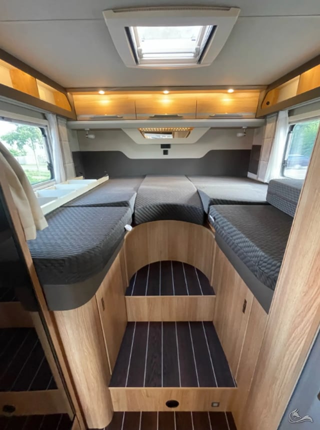 KNAUS SKY WAVE 650 MEG 60 YEARS - viel Platz für die ganze Familie