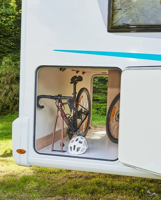 Joa T 75 | mit  Einzelbetten  (T05) mit SAT, Solar, Fahrradträger, großer Heckgarage uvm.