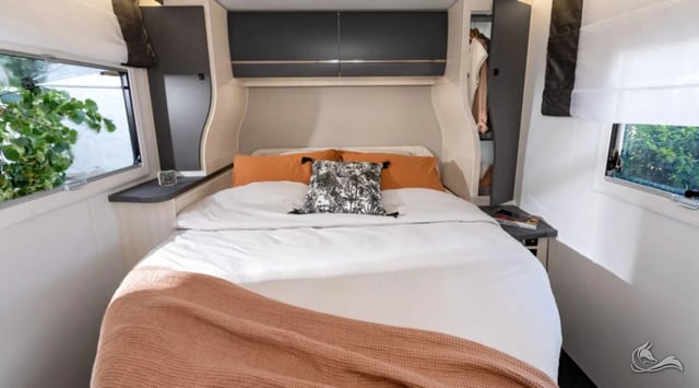 Challenger 328 Graphite Ultimate Automatik WAL 027 mit Queensbett
