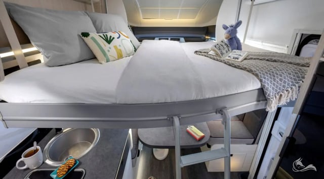 Challenger 328 Graphite Ultimate Automatik WAL 027 mit Queensbett