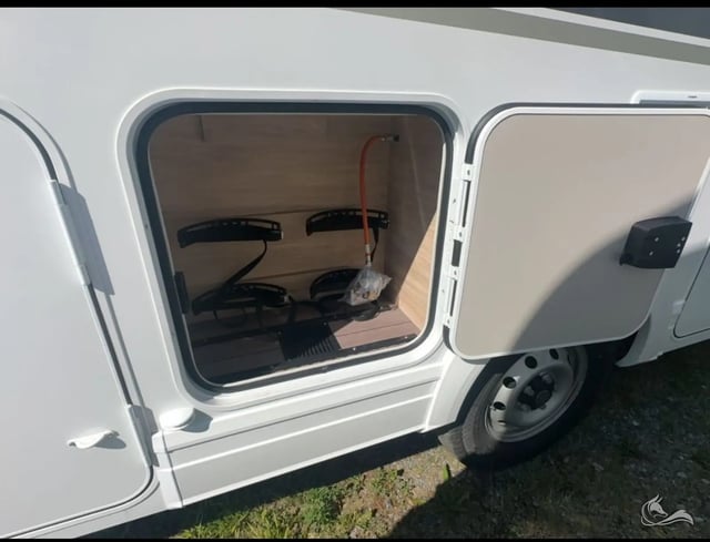 Weinsberg Cara Suite 650  MF| Top Ausstattung:  Automatik, Dachklima,  Markise, Navigation, Rückfahrkamera, TV, AHK uvm. 