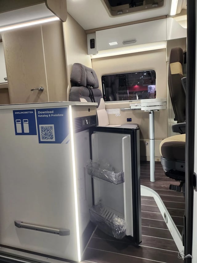 Rimor Horus 198 mit Aufstelldach bis zu 4 Personen auf 5,99 Metern
