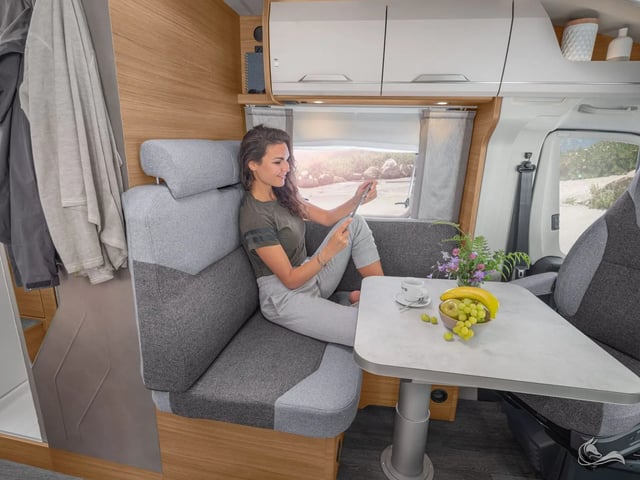 KNAUS VAN TI 650 MEG -2 | Top Ausstattung: Klimaanlange, Markise, Navigation, Rückfahrkamera, SAT & TV uvm.   