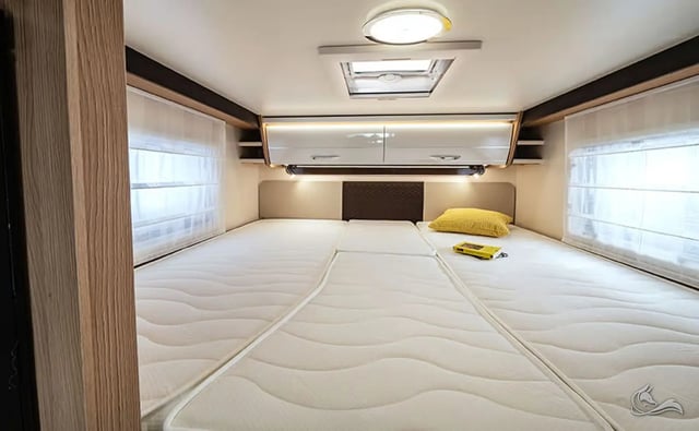 Teilintegriert (K4) comfort (Längsbetten)