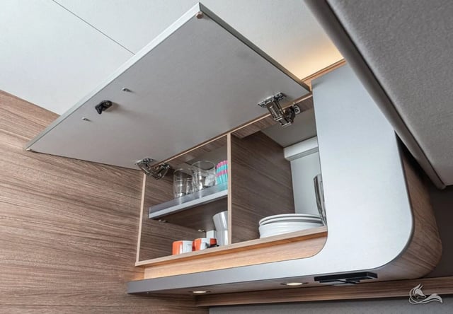 Weinsberg CaraSuite 650 MF | Top Ausstattung:  Automatik, Klimaanlage, Markise, Navigation, Rückfahrkamera, SAT-TV uvm. 