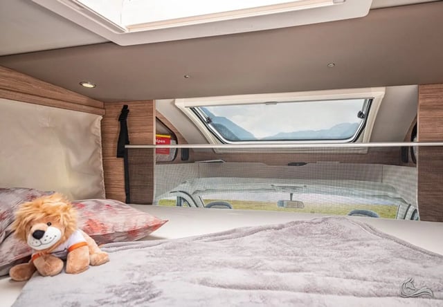 Weinsberg CaraSuite 650 MF | Top Ausstattung:  Automatik, Klimaanlage, Markise, Navigation, Rückfahrkamera, SAT-TV uvm. 