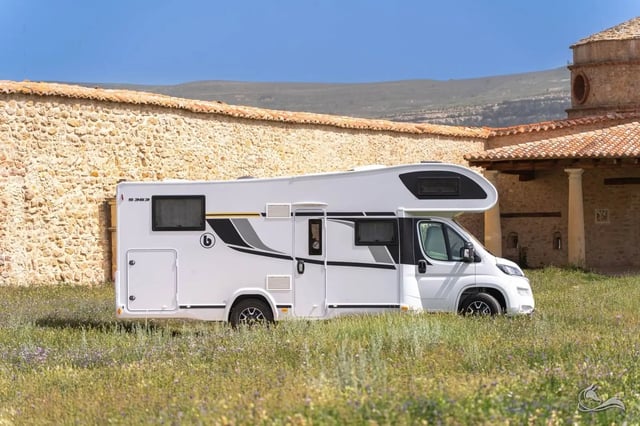 Benimar Sport 363 für 5 Personen mit Einzelbetten,  Solar, Winterpaket