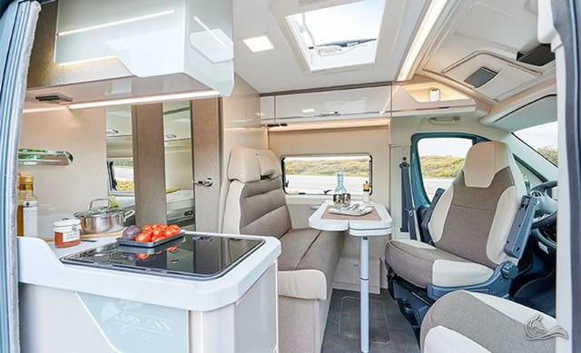 Karmann 620 Davis - Premium Kastenwagen mit Einzelbetten
