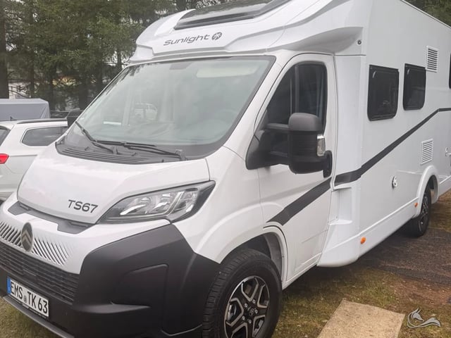 Sunlight TS  67 mit langen Längstbetten und voll Autrak, Automatik