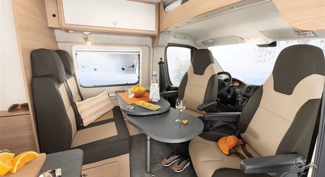 Pössl RoadCar R 600 - Doppelbett im Heck