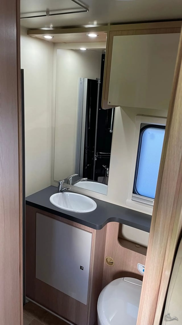 All Inclusive Teilintegriert, Giottiline   Dachklimaanlage  4 Schlafplätzen auf Ganze 5,99m Länge mit Winterreifen 