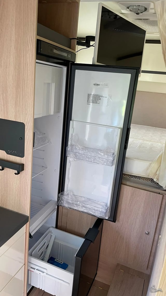 All Inclusive Teilintegriert, Giottiline   Dachklimaanlage  4 Schlafplätzen auf Ganze 5,99m Länge mit Winterreifen 