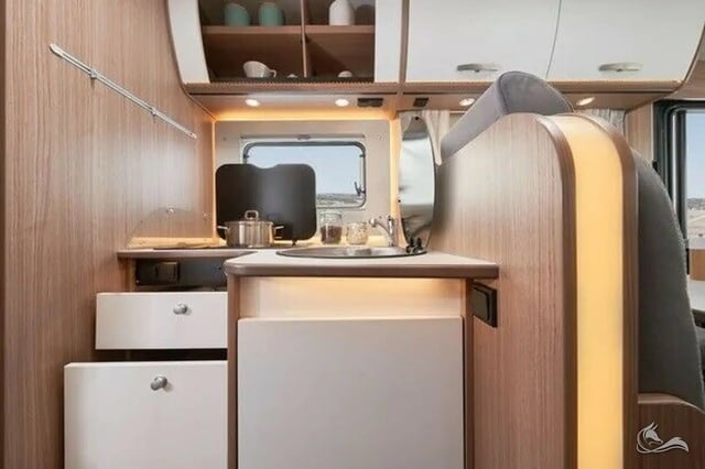 Alkoven Carado 132 für 4 Personen mit TV/SAT