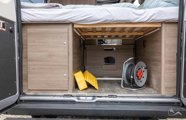 Carado Pro CV 600 - 24  Van mit Aufstelldach, TV, Automatik uvm.