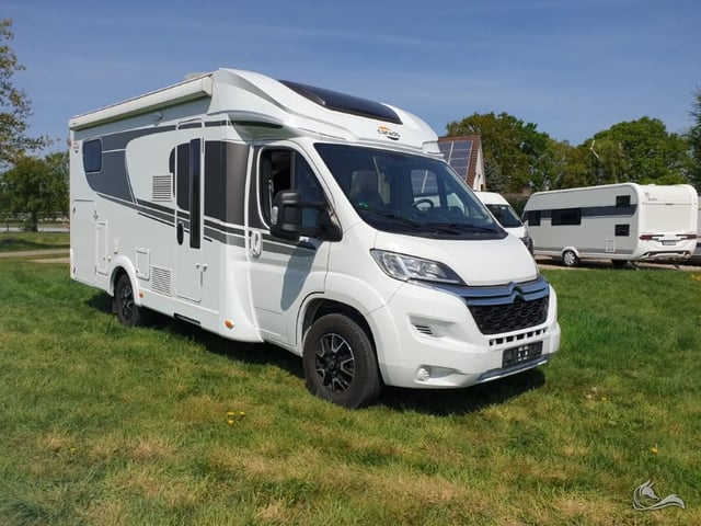 Carado T338 mit SAT & TV, große Heckgarage uvm.