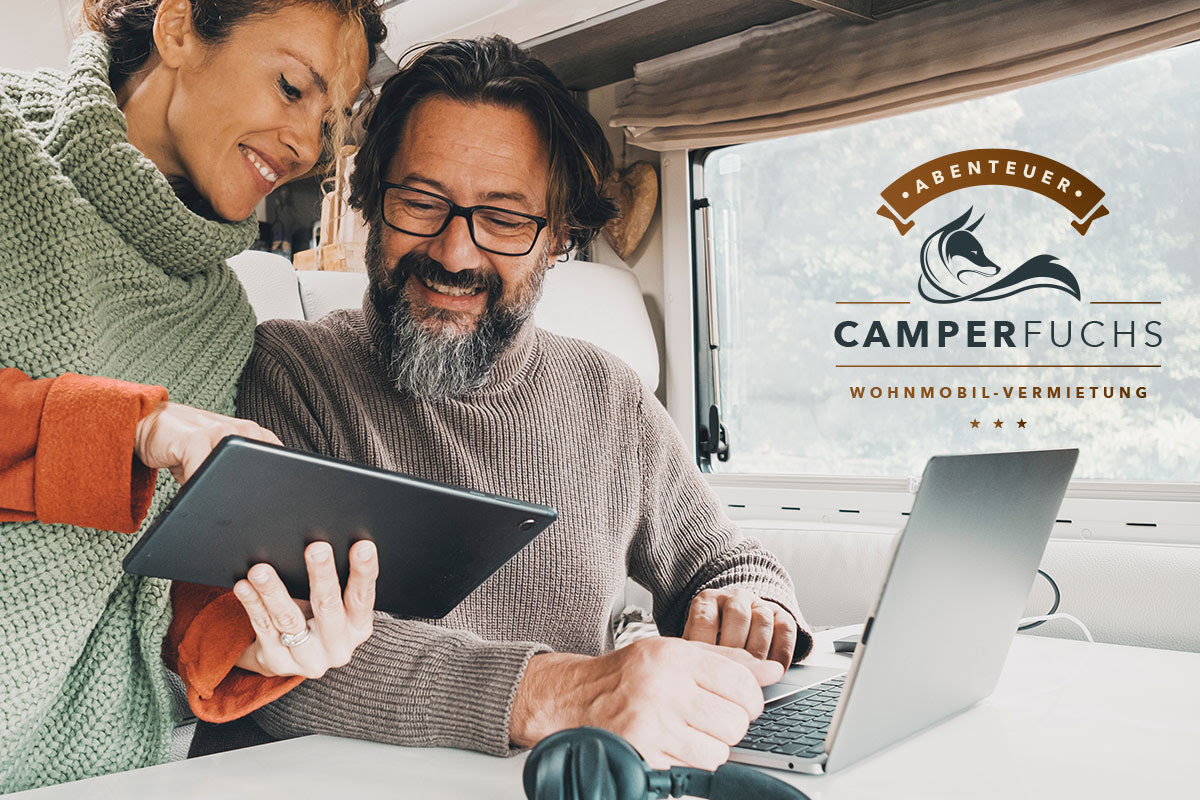Mann und Frau im Wohnmobil – Camperfuchs